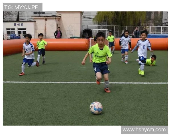 小男孩足球球星风采合集精彩瞬间展现少年足球才华